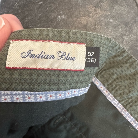 Green Flat Front Knee-Length Shorts - Picture 3 of 3